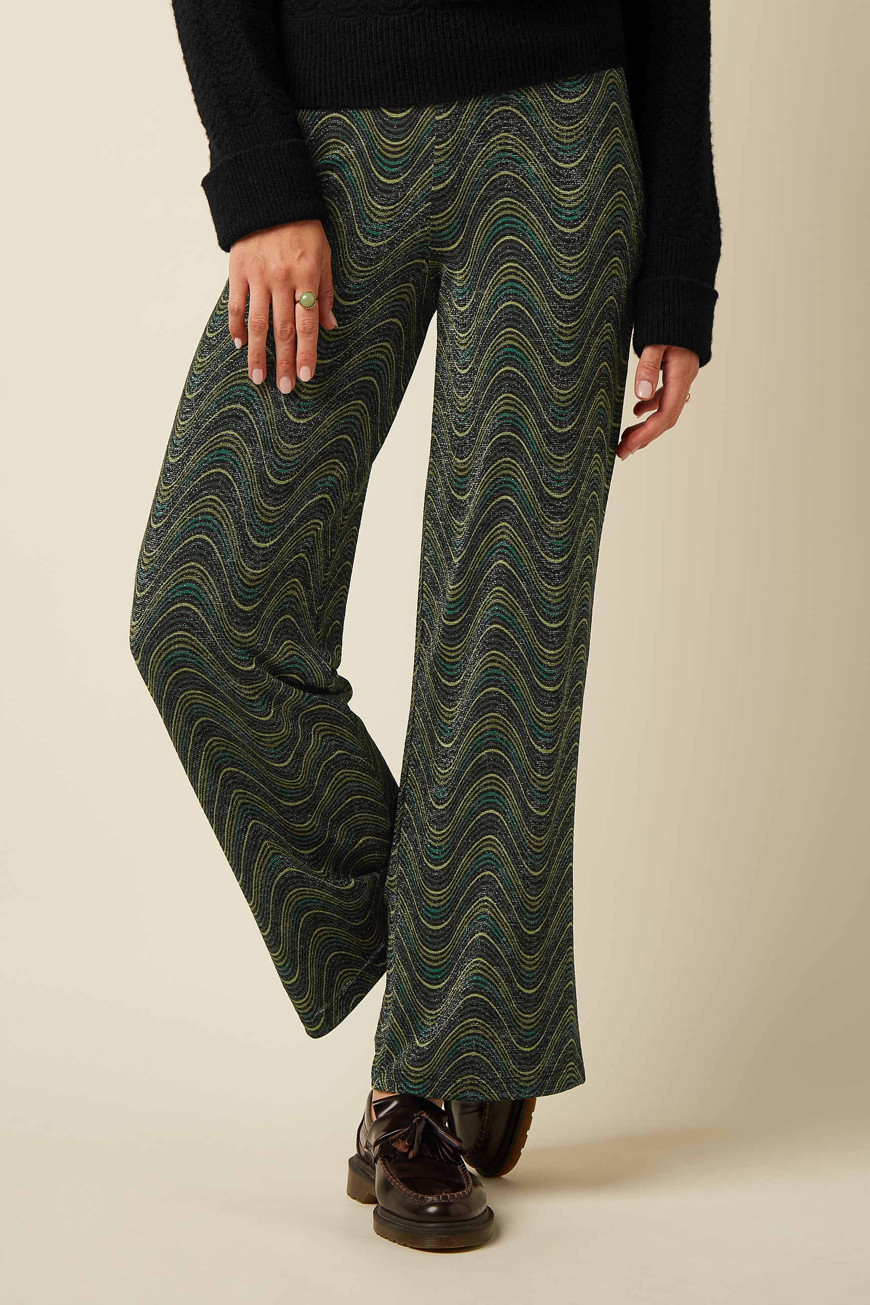 King Louie Border Pants Jefferson – Damen Hose mit geometrischem Muster und Metallic-Effekt