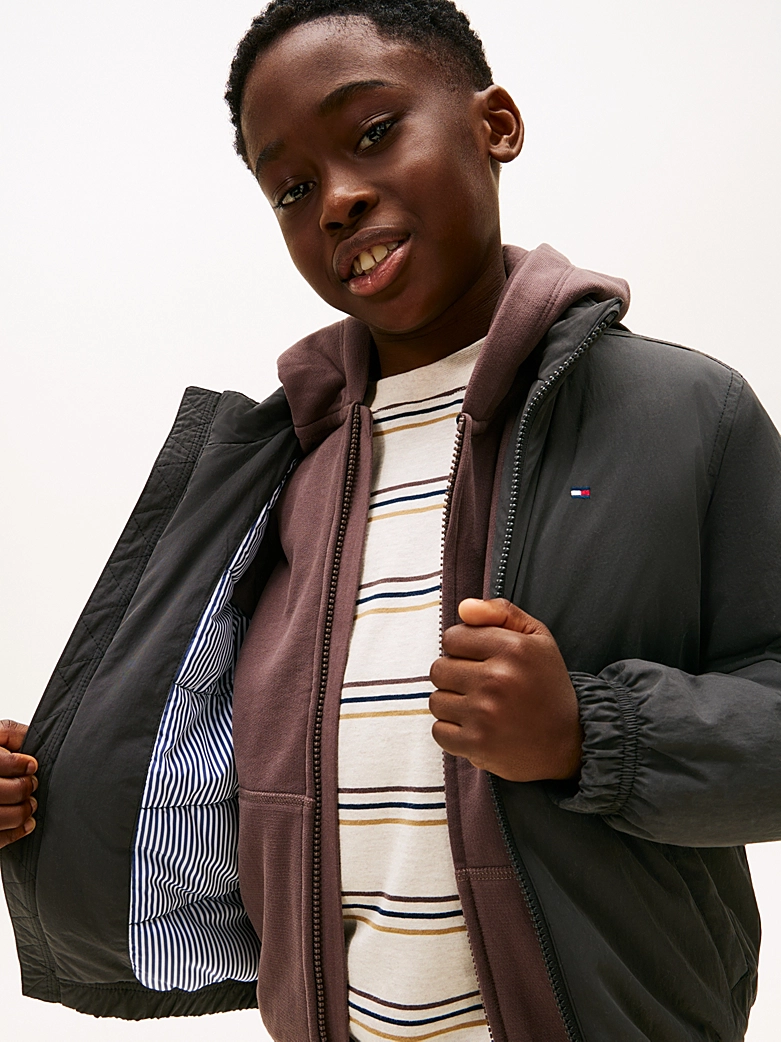 Tommy Hilfiger Essential gefütterte Jungs Jacke in Schwarz - SALE Tommy Hilfiger Essential gefütterte Jungs Jacke in Schwarz - SALE