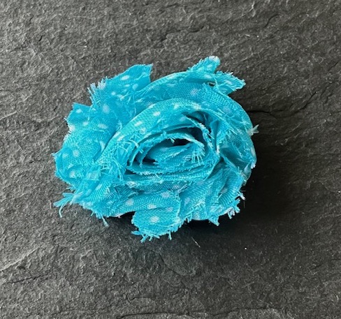 Wowzers Petit Shabby Chic Stoffblume Blüte - Türkis Gepunktet - 3 Blumen Wowzers Petit Shabby Chic Stoffblume Blüte - Türkis Gepunktet - 3 Blumen