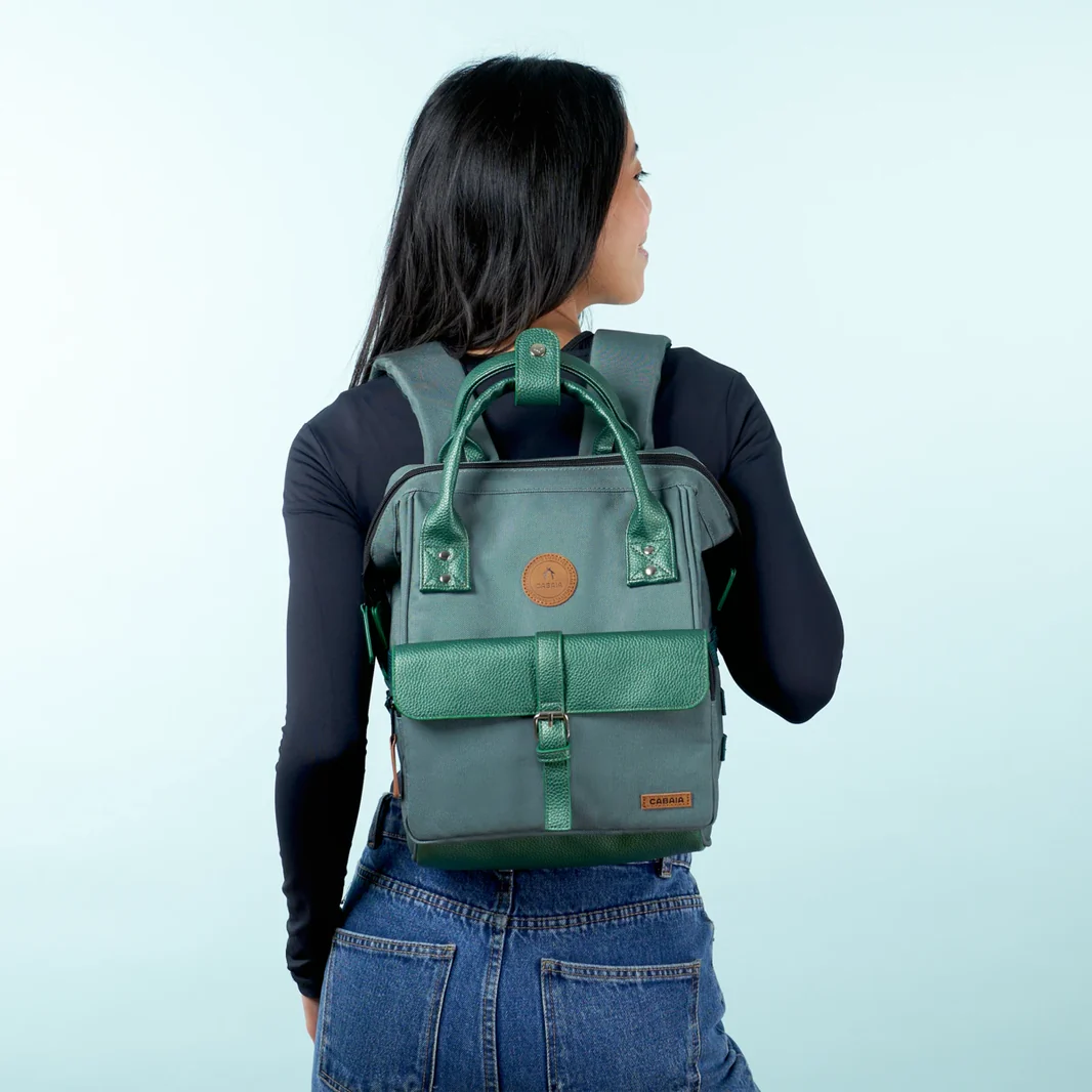 Cabaia Rucksack LEON Small mit Laptop-Fach - Grün Cabaia Rucksack LEON Small mit Laptop-Fach - Grün