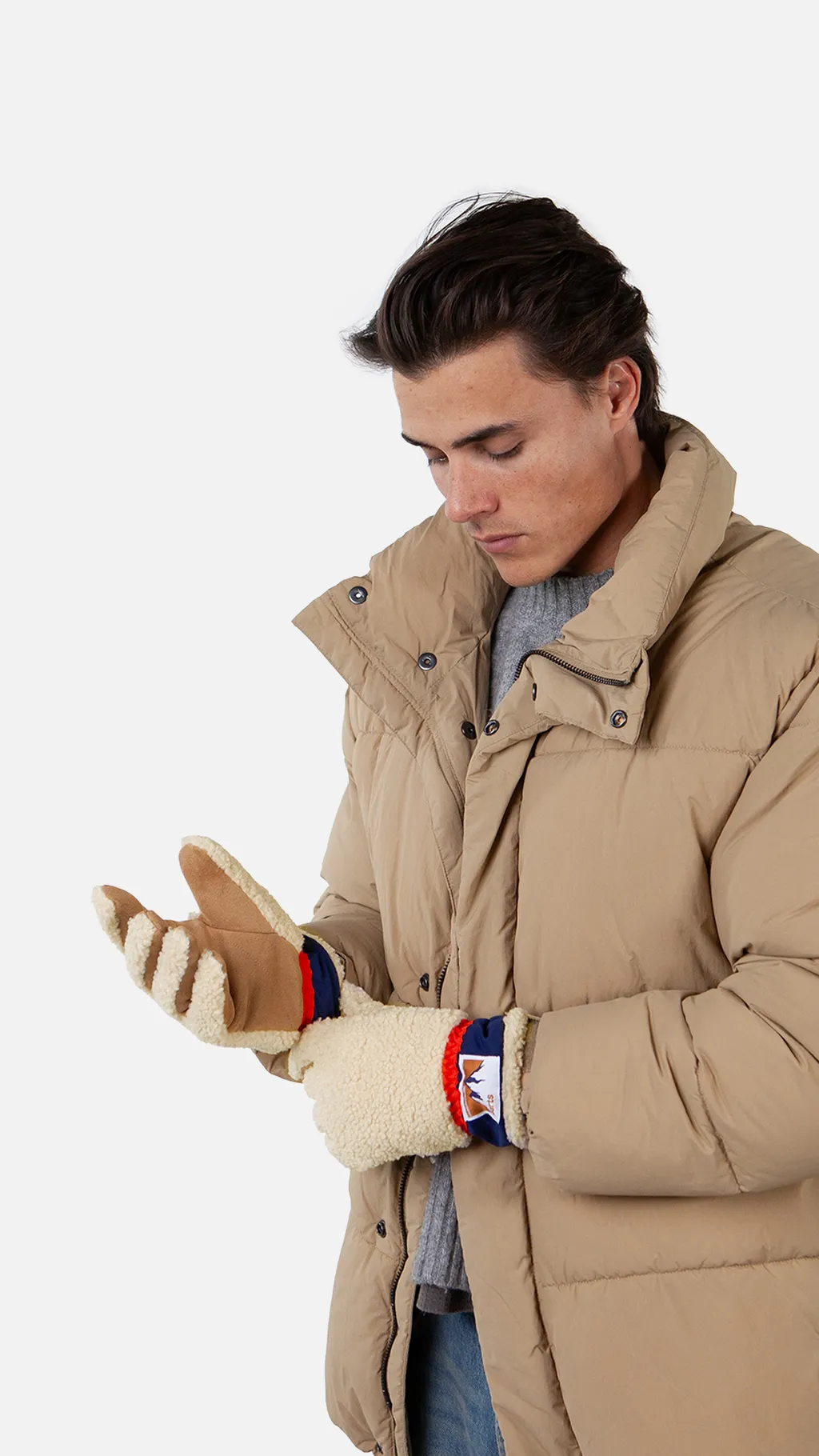 Barts Isafjord Unisex Teddy Fleece Handschuhe in Wheat