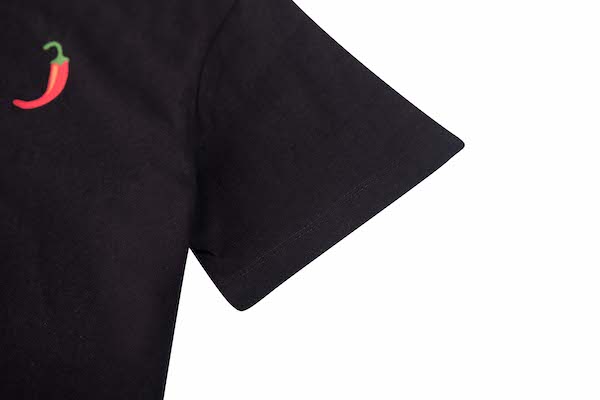 Someone Kurzarm T-Shirt in Schwarz - Red Hot Chilli - Just Chilin Someone Kurzarm T-Shirt in Schwarz - Red Hot Chilli - Just Chilin