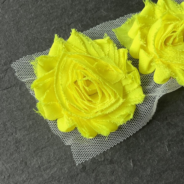 Wowzers Shabby Chic Stoffblume Blüte am Band - Neon Gelb - 3 Blumen 