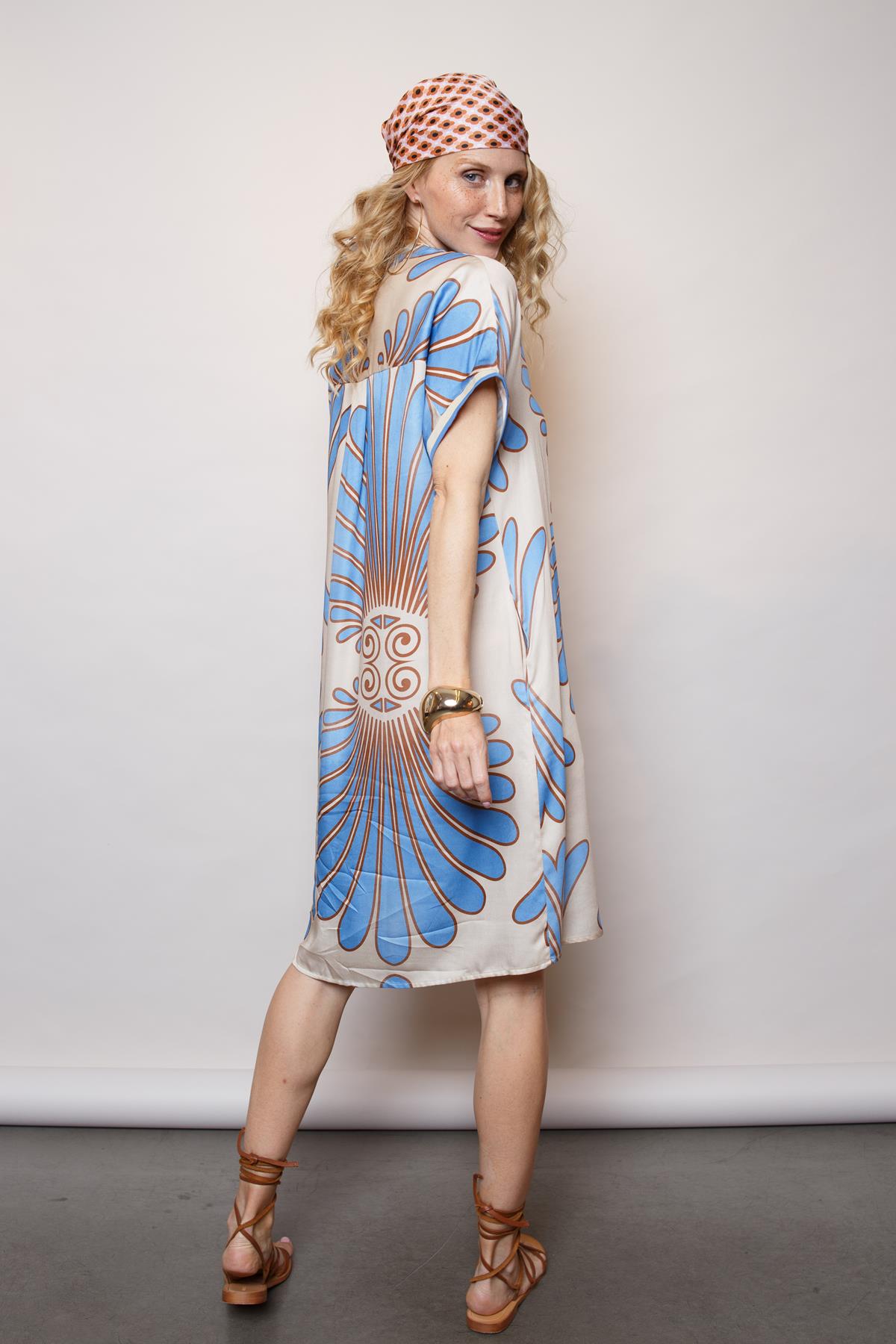 Emily van den Bergh Kleid in Beige mit blauen Muster - SALE Emily van den Bergh Kleid in Beige mit blauen Muster - SALE