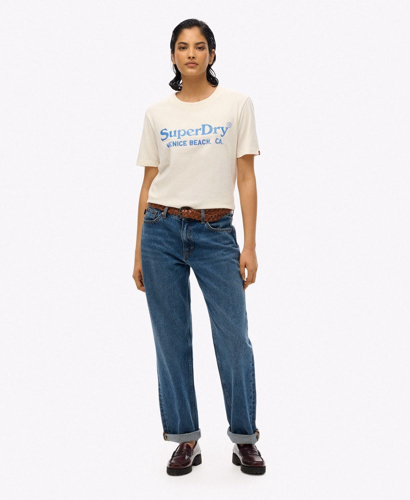 Superdry locker geschnittenes Venue Metallic T-Shirt für Damen in New Chalk White/Weiß - SALE