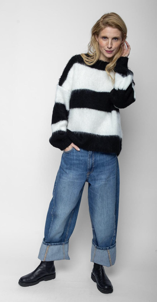 Emily van den Bergh Damenstrickpullover Grobstrick Oversized Pulli Schwarz Weiß Blockstreifen Emily van den Bergh Damenstrickpullover Grobstrick Oversized Pulli Schwarz Weiß Blockstreifen