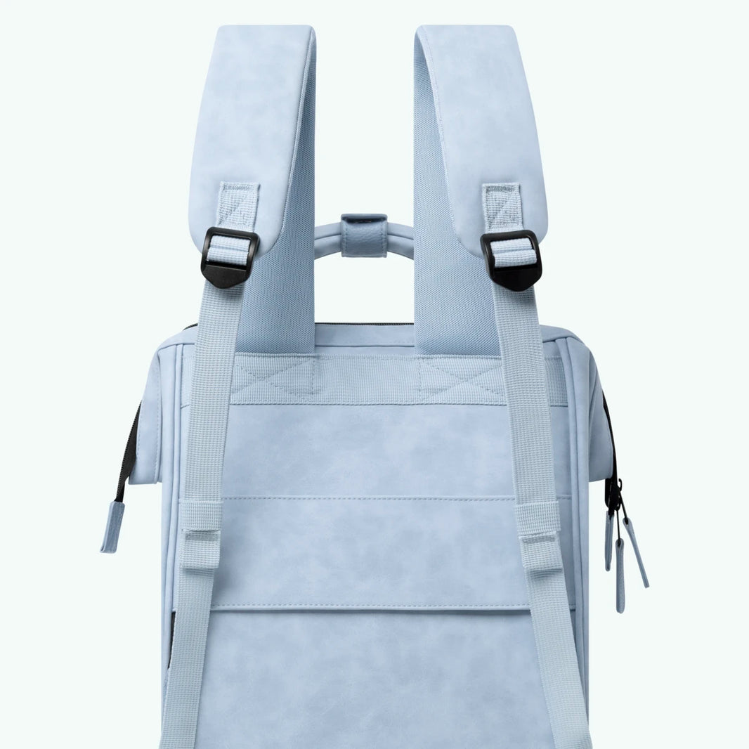 TDM_S24_ADVENTURER_MEDIUM_GUAYAQUIL_3701328391050_07_1066x-webp Cabaia Rucksack GUAYAQUIL Medium mit Laptop-Fach - Hellblau