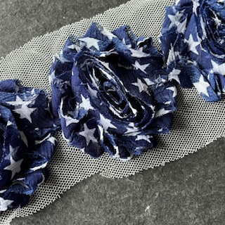 Wowzers Shabby Chic Stoffblume Blüte am Band - Sterne Marineblau- 3 Blumen Wowzers Shabby Chic Stoffblume Blüte am Band - Sterne Marineblau- 3 Blumen