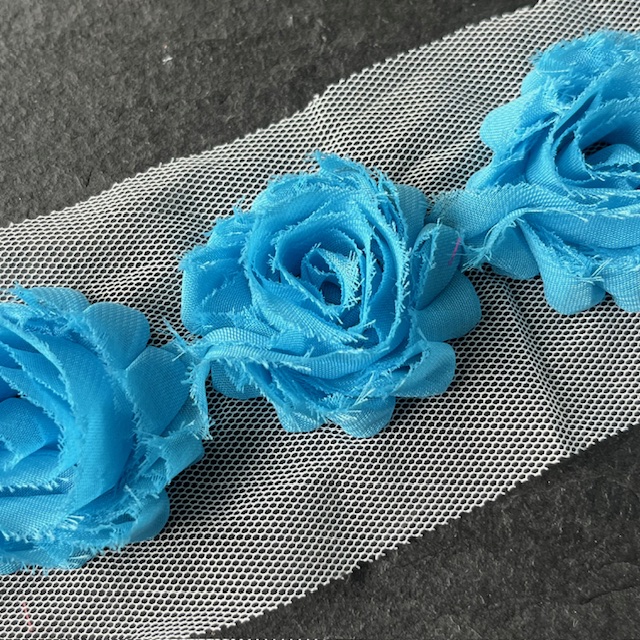 Wowzers Petit Shabby Chic Stoffblume - Türkis Blau - 3 Blumen Wowzers Petit Shabby Chic Stoffblume - Türkis Blau - 3 Blumen