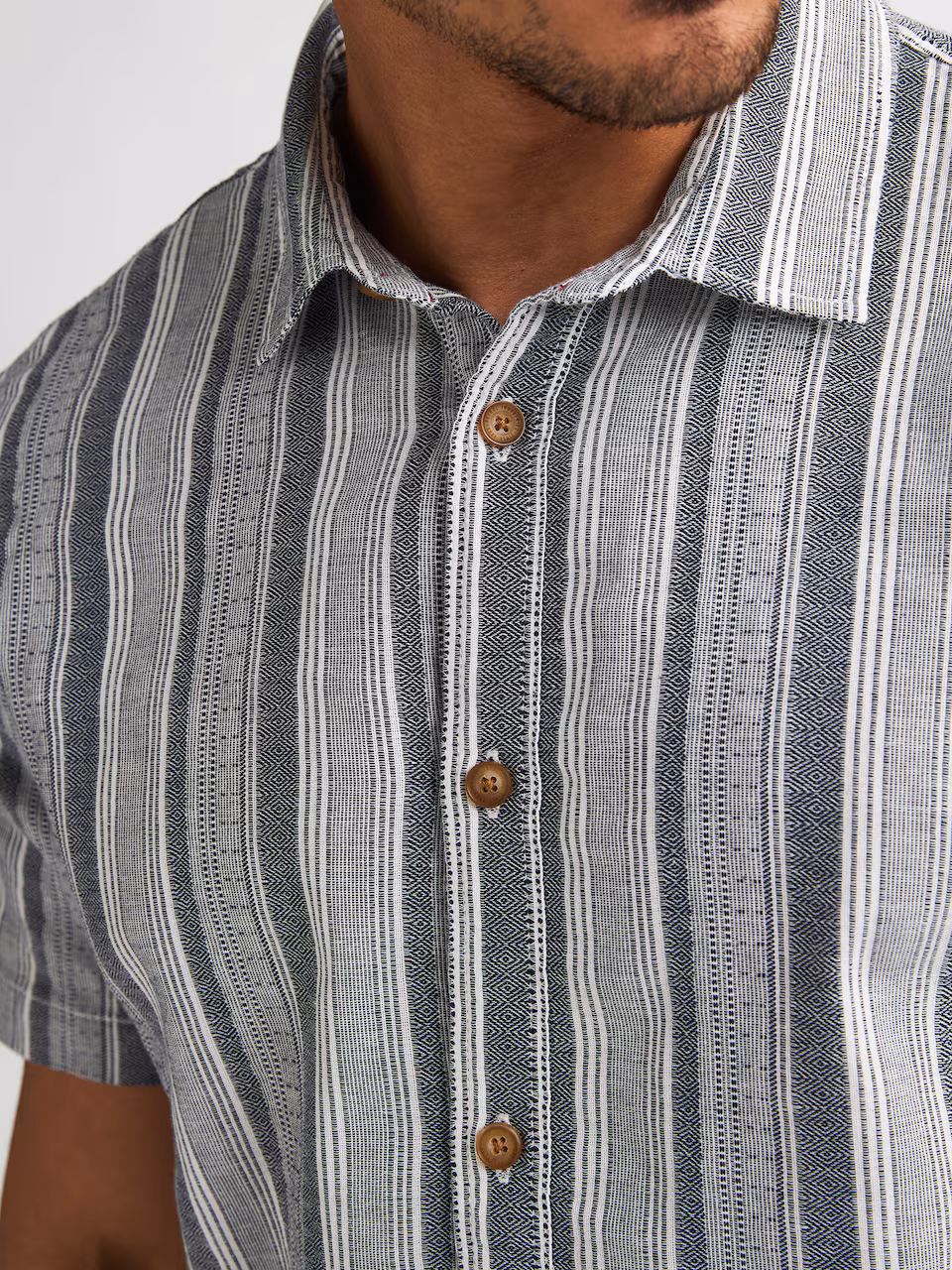 Petrol Industries Herren gestreiftes kurzarm Hemd Ranger in Weiß/Blau Petrol Industries Herren gestreiftes kurzarm Hemd Ranger in Weiß/Blau