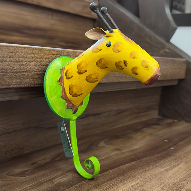 86c5634f-c06d-4dd7-8b1f-5ae9530176a2 Pape Kunstgewerbe Wandhaken - Giraffe auf Grün