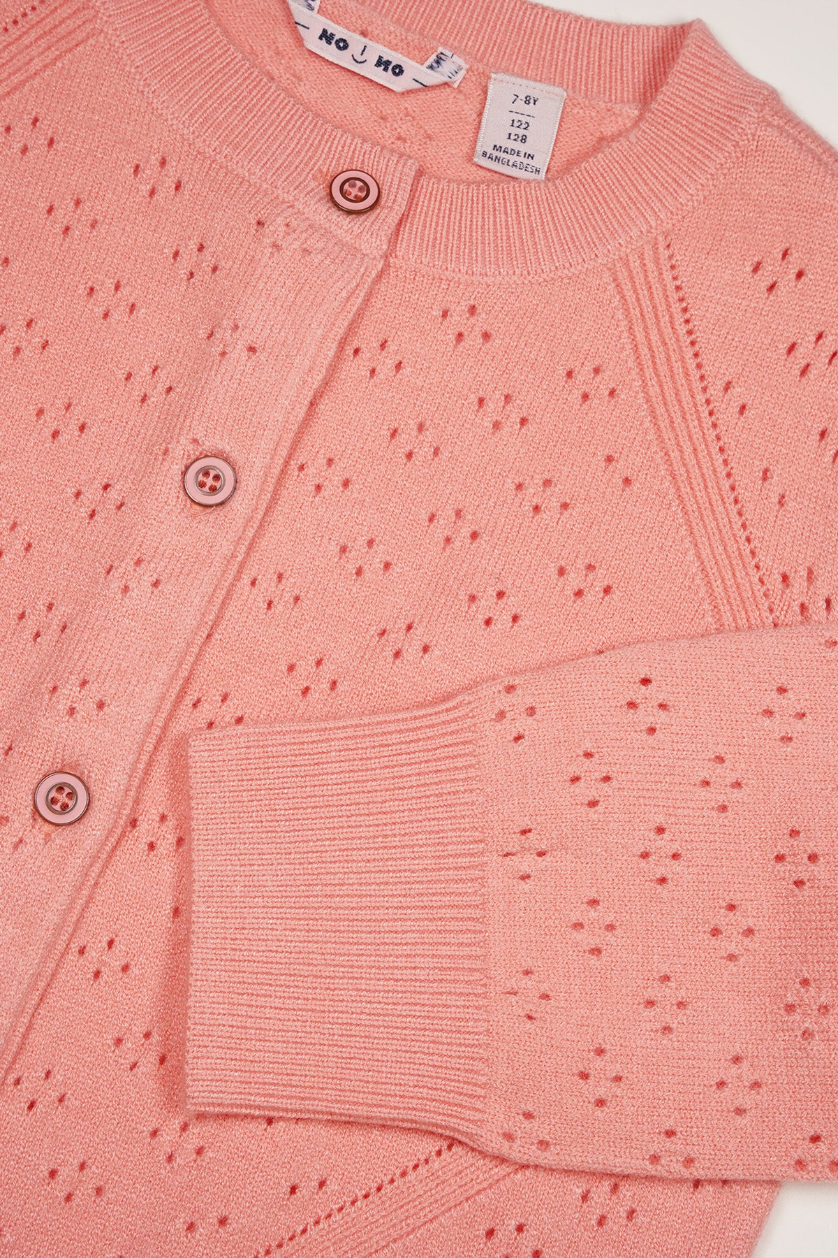 NONO Alia Ajour Strickjacke mit Lochmuster in Coral NONO Alia Ajour Strickjacke mit Lochmuster in Coral
