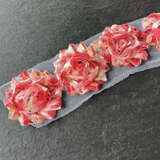 Wowzers Shabby Chic Stoffblumen Blüten am Band - Flamingo - 3 Blumen Wowzers Shabby Chic Stoffblumen Blüten am Band - Flamingo - 3 Blumen