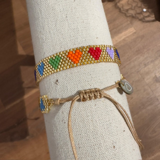 PHOTO-2023-11-07-14-38-46 Lua All My Love Armband mit bunten Perlen - Regenbogen Herzen