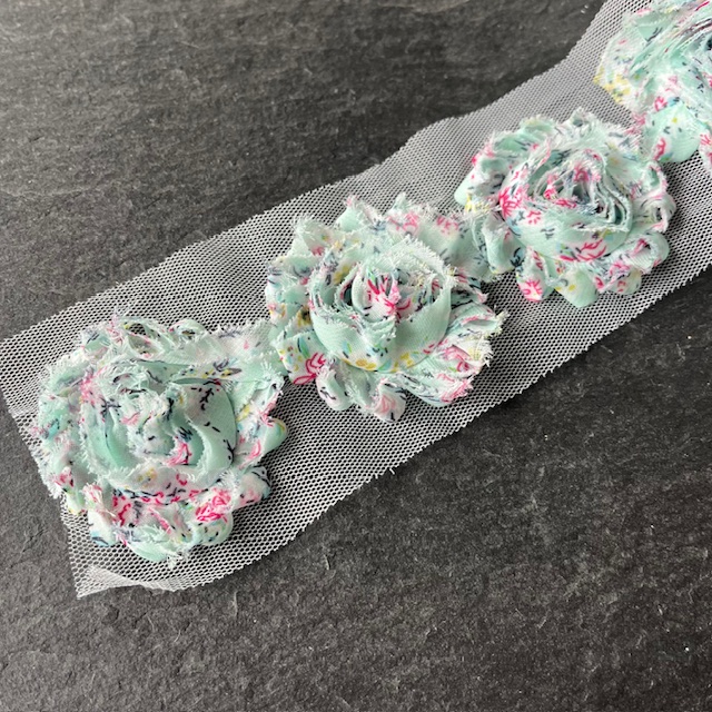 Wowzers Shabby Chic Stoffblumen Blüten am Band - Vintage Blumen Mint - 3 Blumen Wowzers Shabby Chic Stoffblumen Blüten am Band - Vintage Blumen Mint - 3 Blumen