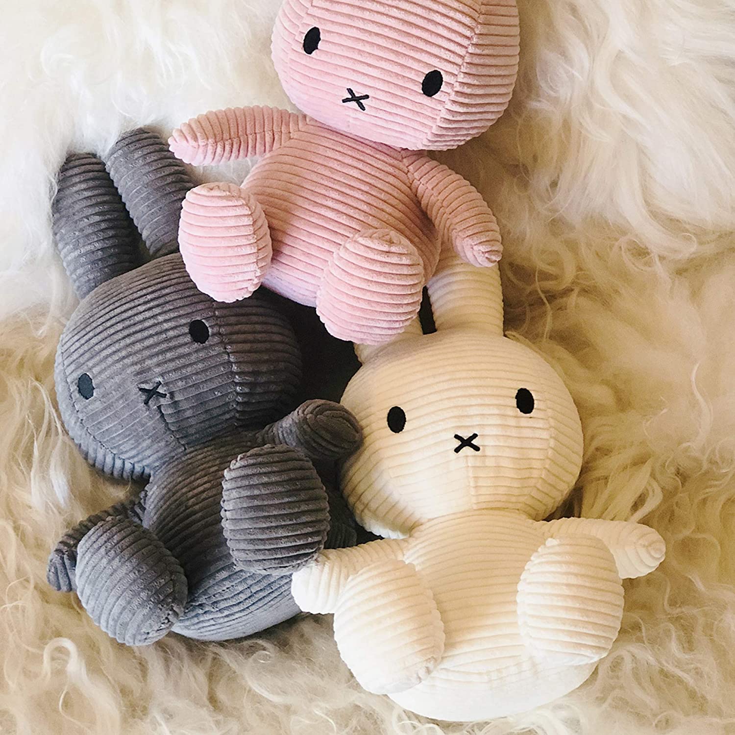 MIFFY Bon Bon Toys Miffy Stofftier Hase Cord in Blau