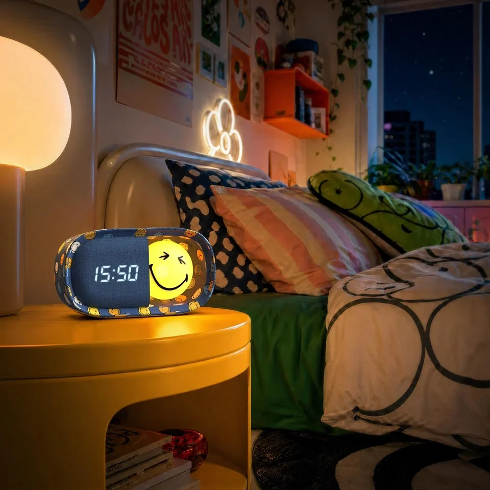 MOB Dreamy Clock Smiley World - Digitaler Wecker & Nachtlicht - Smiley Blau