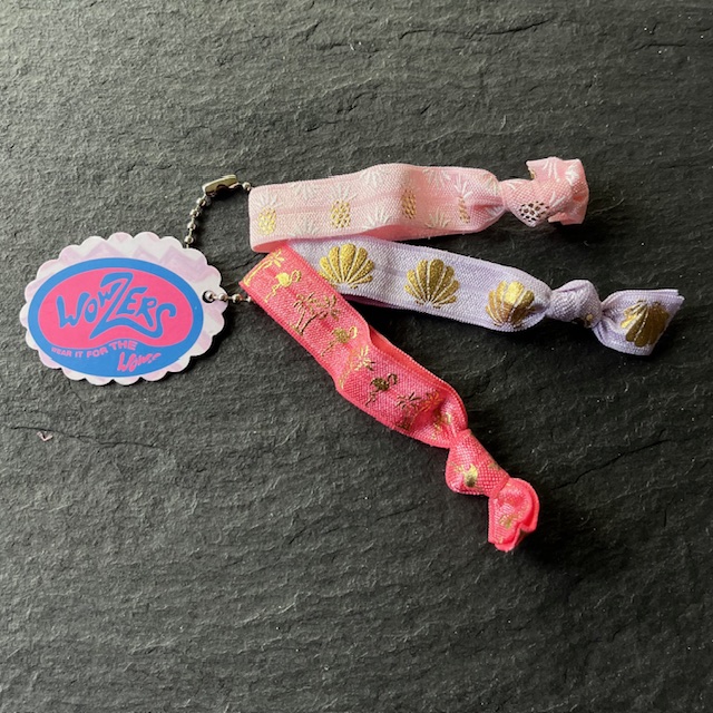 Wowzers Hair Ties Set von 3 Armbänder / Haargummis - Pastell Flamingos, Muscheln & Ananas Wowzers Hair Ties Set von 3 Armbänder / Haargummis - Pastell Flamingos, Muscheln & Ananas