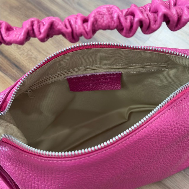 BFF Ledertasche mit süßen Cinch Henkel & Schulterband - Pink BFF Ledertasche mit süßen Cinch Henkel & Schulterband - Pink