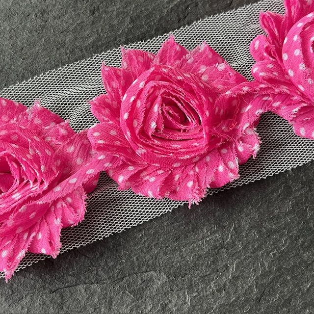 Wowzers Shabby Chic Stoffblume Blüte am Band - Pink Party Gepunktet - 3 Blumen Wowzers Shabby Chic Stoffblume Blüte am Band - Pink Party Gepunktet - 3 Blumen