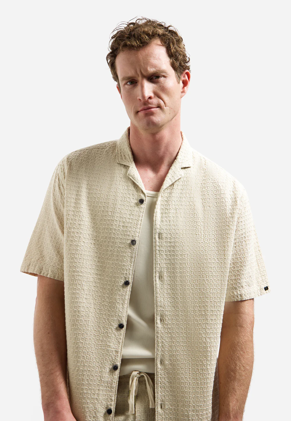 NO EXCESS Baumwoll-Kurzarmhemd mit Struktur in Desert Beige