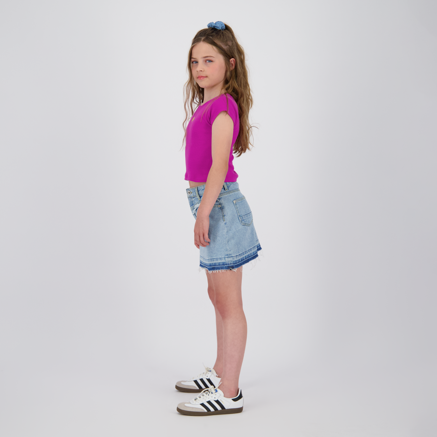 Vingino Crop Top Feinripp in Aster Pink - Pink/Lila mit Stickerei - SALE Vingino Crop Top Feinripp in Aster Pink - Pink/Lila mit Stickerei - SALE