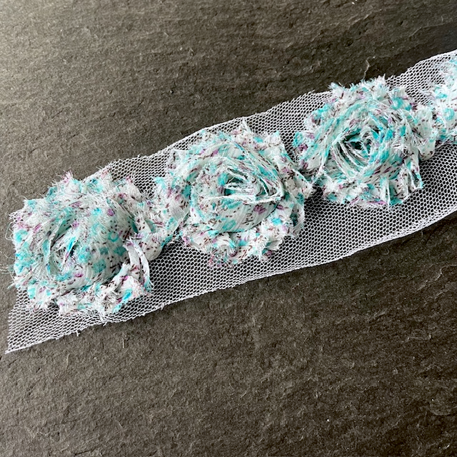 Wowzers Shabby Chic Stoffblumen Blüten am Band - Türkis Vintage Blumen - 3 Blumen 