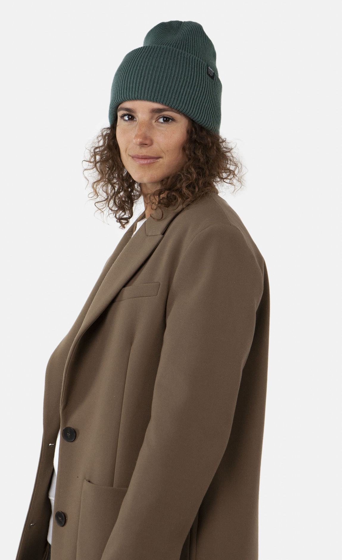 4551_16_IMAGE_MODEL Barts Haveno Beanie in Cedar Grün - one size