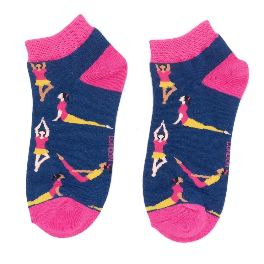 miss-sparrow-trainer-socken-bamboo-yoga-poses-navy Miss Sparrow Bambus Sneaker Socken in Navy & Pink - Yoga Poses