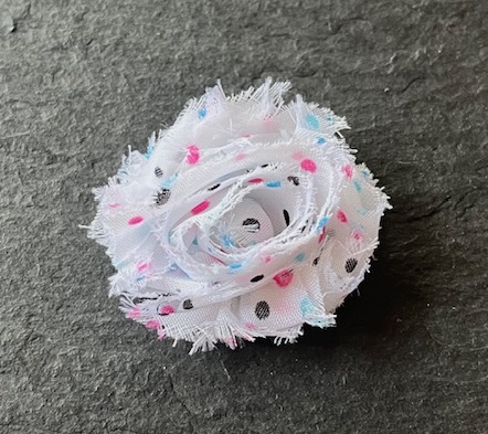 Wowzers Petit Shabby Chic Stoffblume Blüte - Birthday Dots - 3 Blumen Wowzers Petit Shabby Chic Stoffblume Blüte - Birthday Dots - 3 Blumen