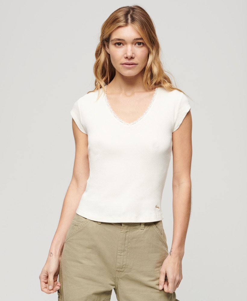 Superdry Damen Kurzarm Top in Weiß mit V-Ausschnitt