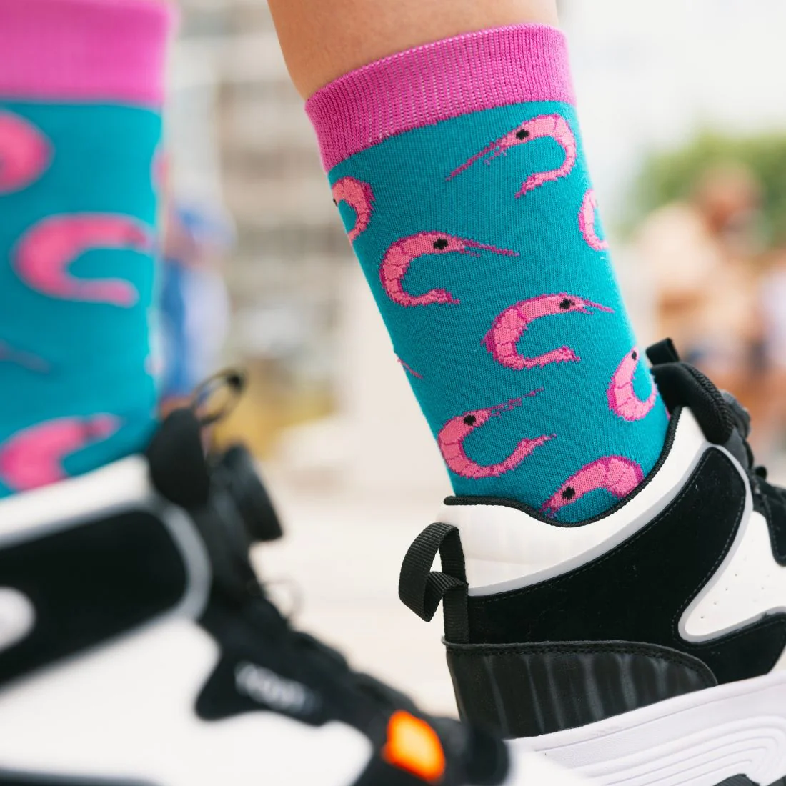Swole Panda Bambus Herren Socken in Türkis & Pink - Shrimp Swole Panda Bambus Herren Socken in Türkis & Pink - Shrimp