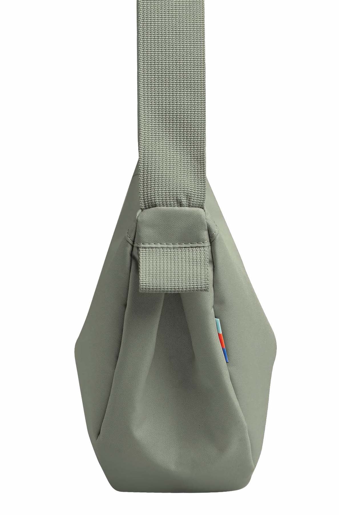 GOT BAG MOON BAG SMALL Bass - Small Crossbody in Pistazie Grün GOT BAG MOON BAG SMALL Bass - Small Crossbody in Pistazie Grün