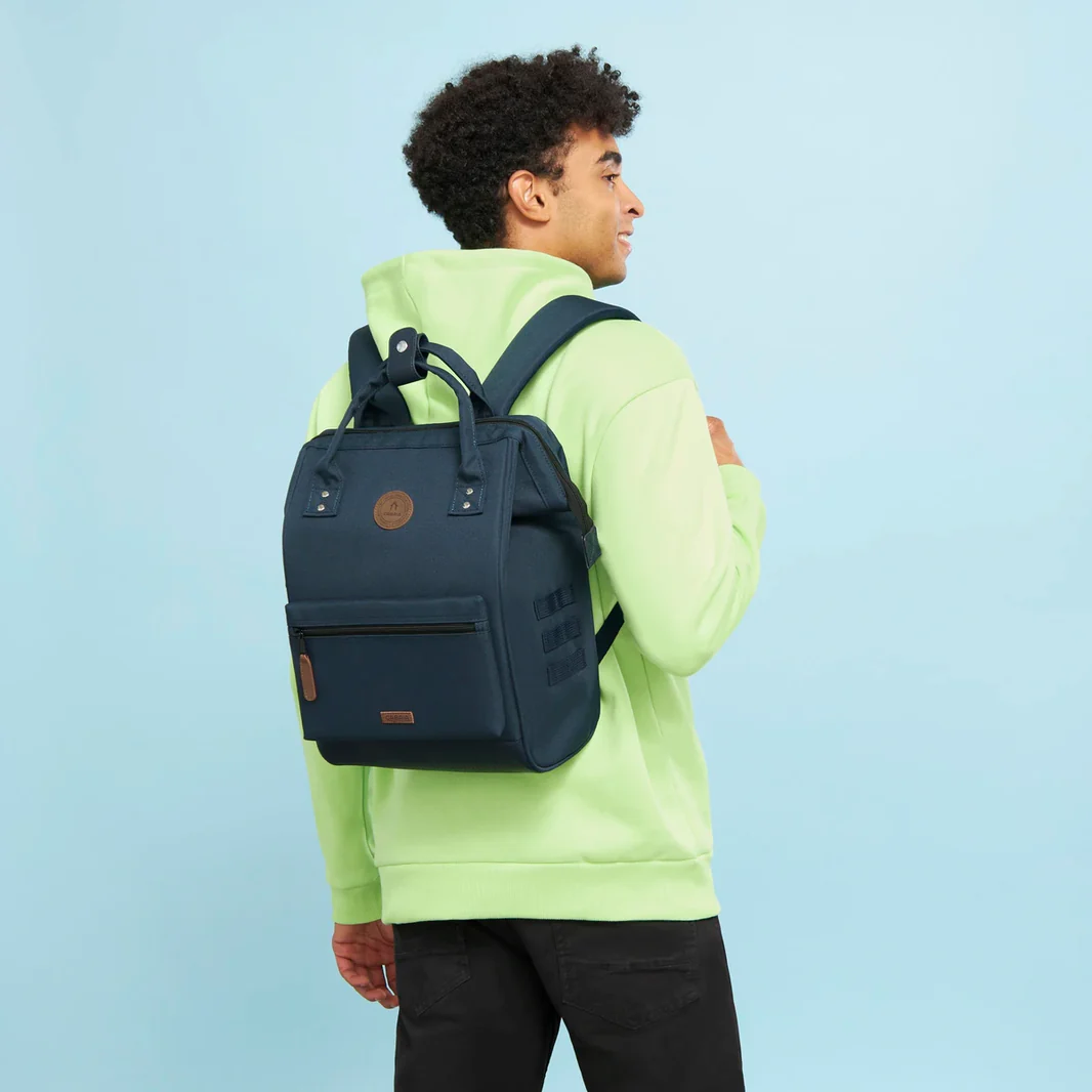 Cabaia Rucksack Medium Reykjavik mit Laptop-Fach in navy Cabaia Rucksack Medium Reykjavik mit Laptop-Fach in navy