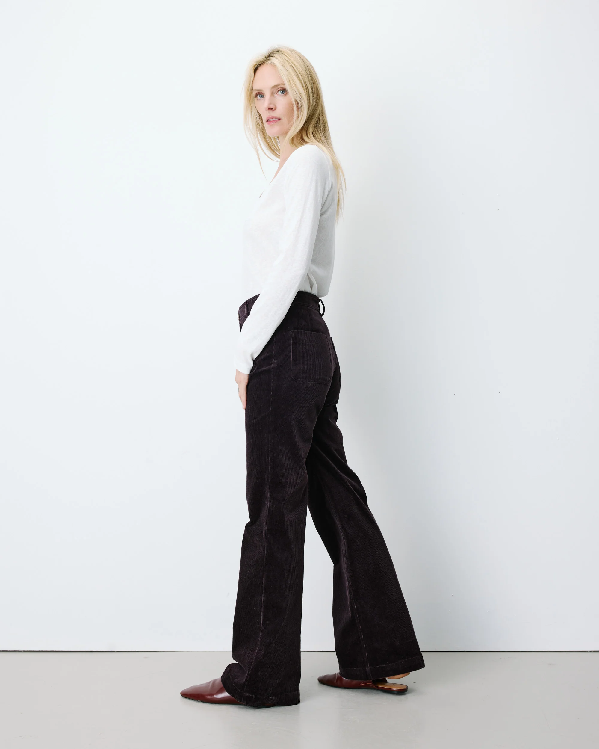 Grace & Mila Alban Damen Cordhose mit aufgesetzten Taschen in Aubergine Grace & Mila Alban Damen Cordhose mit aufgesetzten Taschen in Aubergine