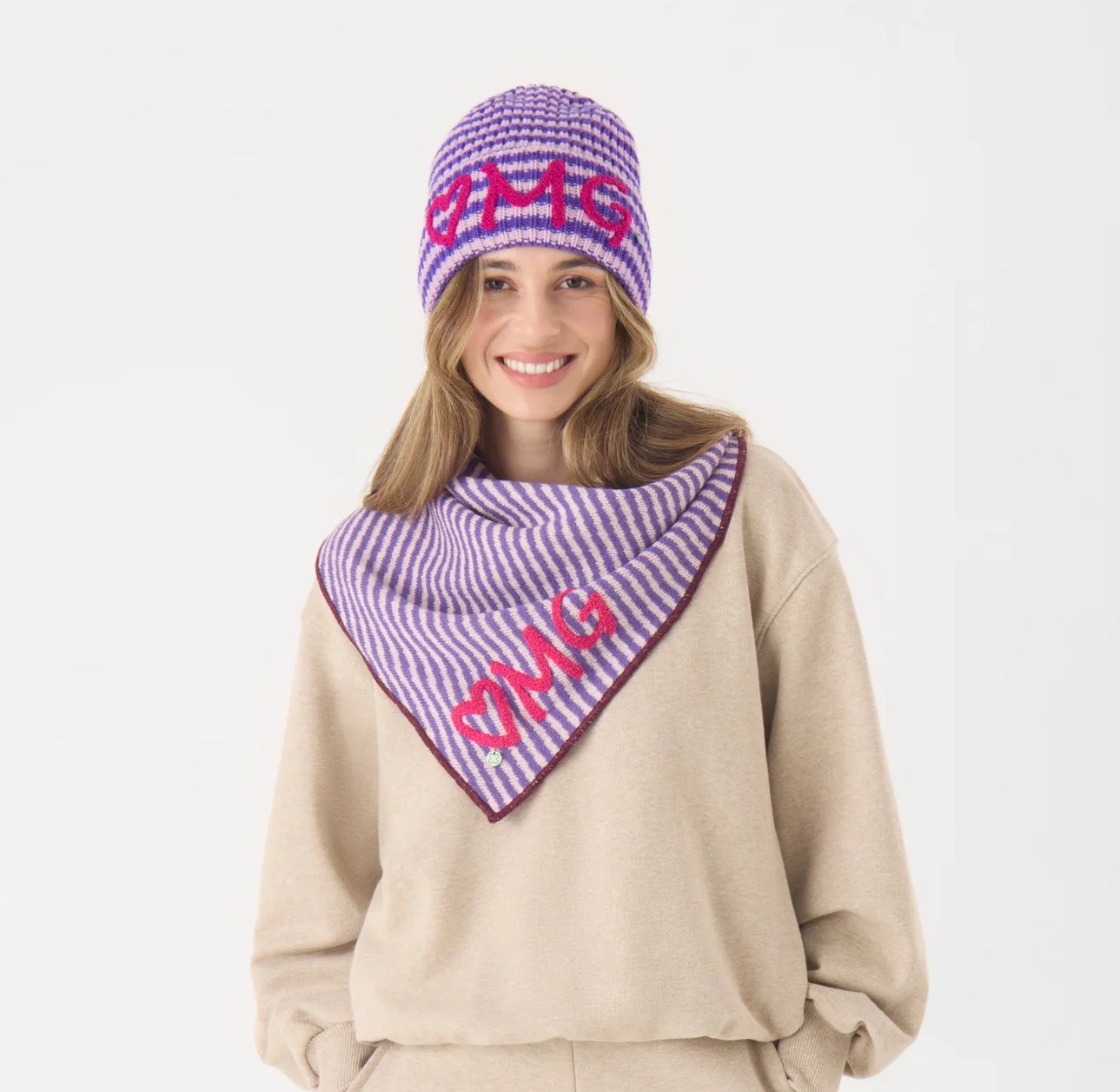 Codello Damen Strickmütze Gestreift mit Herz OMG Stickerei