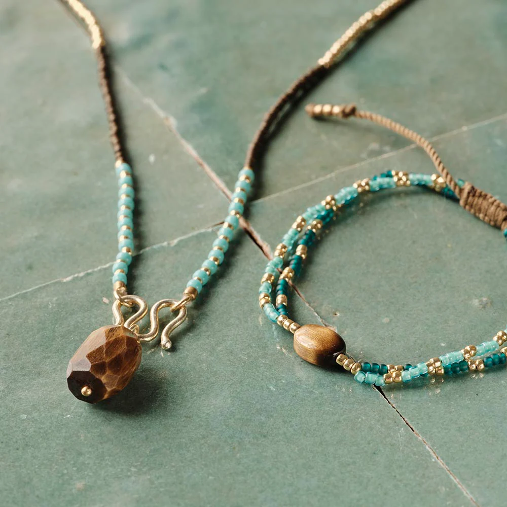 A Beautiful Story Shining Tigerauge Armband