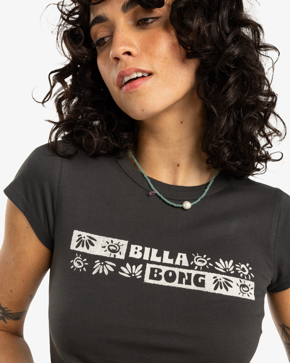 Billabong Paradise Way T-Shirt für Frauen in Off Black/Schwarz - SALE Billabong Paradise Way T-Shirt für Frauen in Off Black/Schwarz - SALE