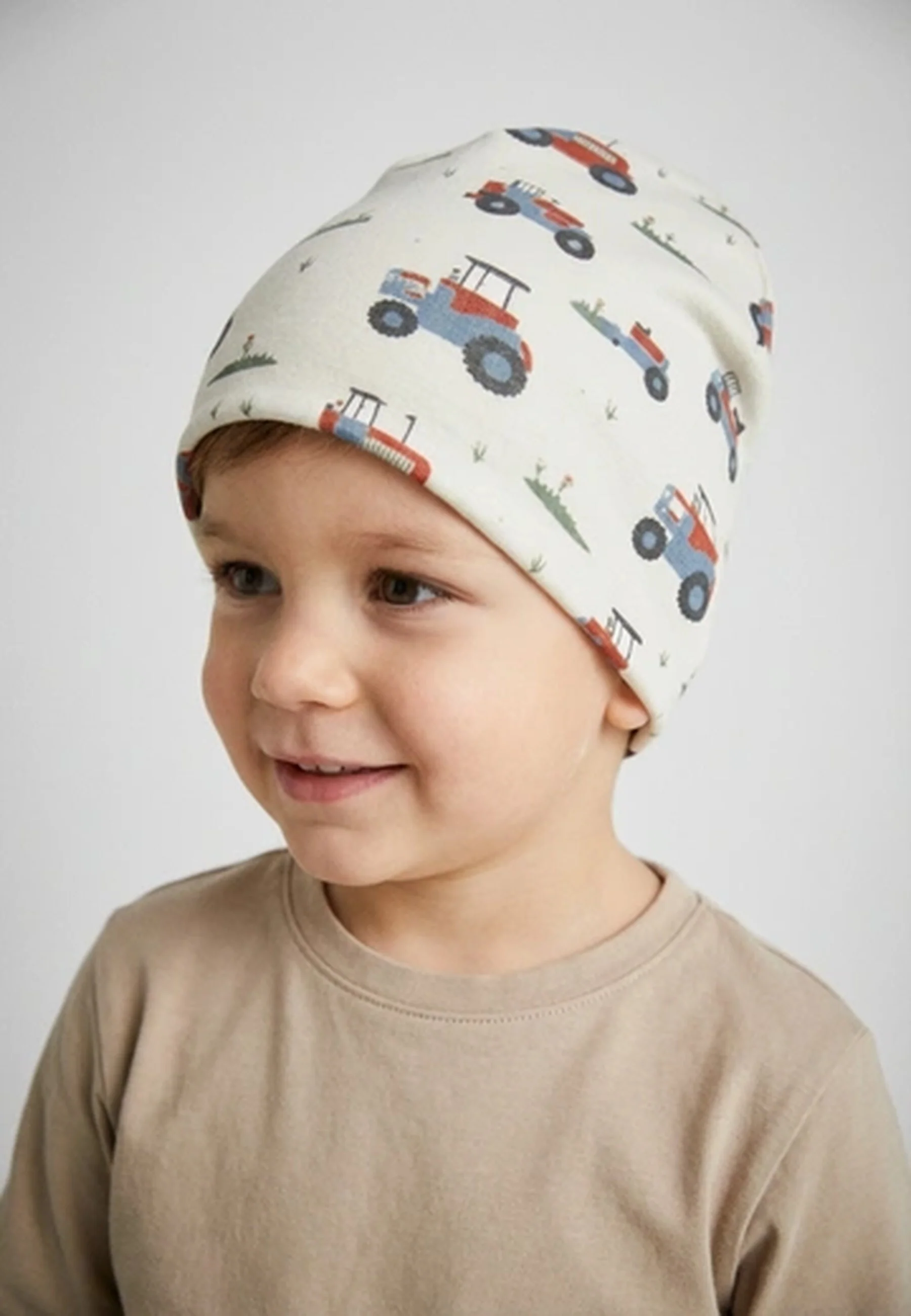Sterntaler Jersey Slouch Beanie mit Traktoren Sterntaler Jersey Slouch Beanie mit Traktoren