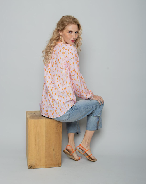 Emily van den Bergh Viskose Bluse in Rosa mit Herzen Allover in Creme & Orange Emily van den Bergh Viskose Bluse in Rosa mit Herzen Allover in Creme & Orange