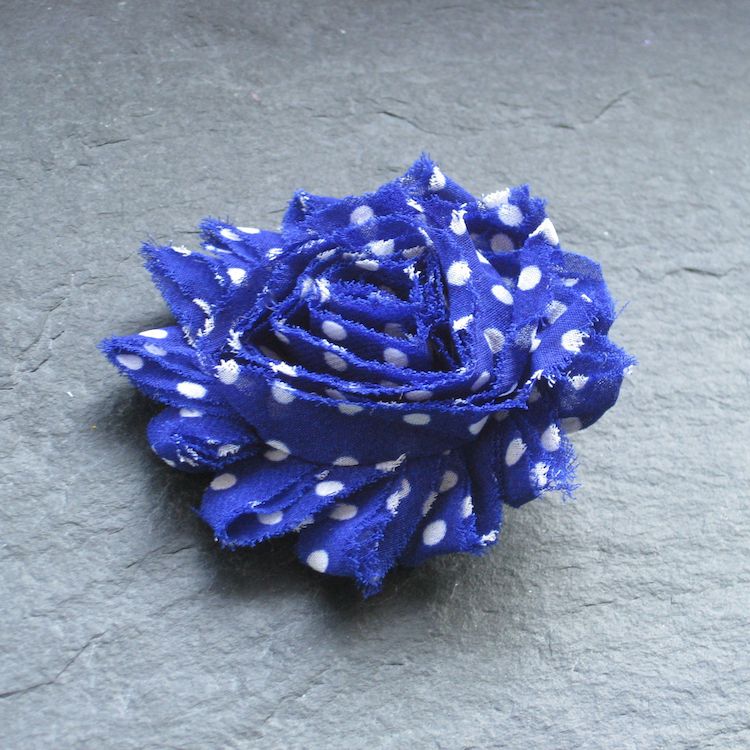 Wowzers Blütenclips - Shabby Chic für Haare & Kleidung - Royalblau Gepunktet