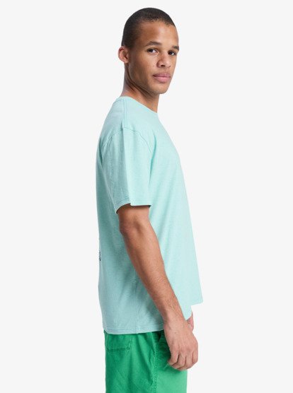 Quiksilver Curved Palm Kurzarm T-Shirt mit Hanf für Männer in Blue Haze Blau Quiksilver Curved Palm Kurzarm T-Shirt mit Hanf für Männer in Blue Haze Blau