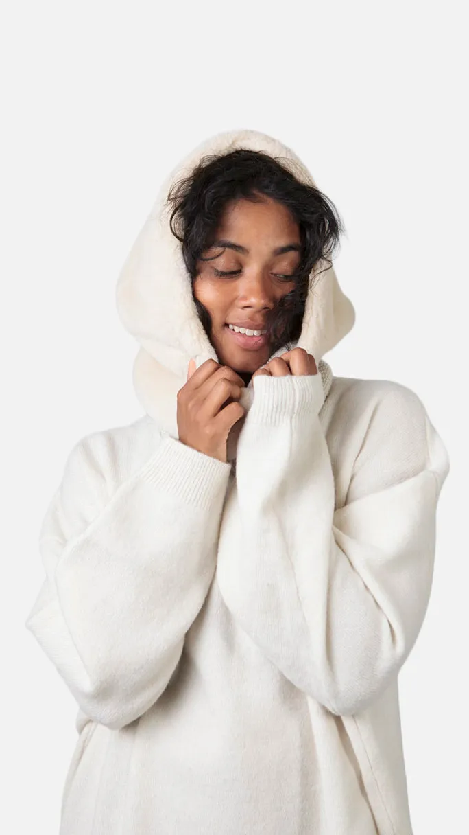 Barts Eliees Hood Faux Pelz Kapuze in Creme Barts Eliees Hood Faux Pelz Kapuze in Creme