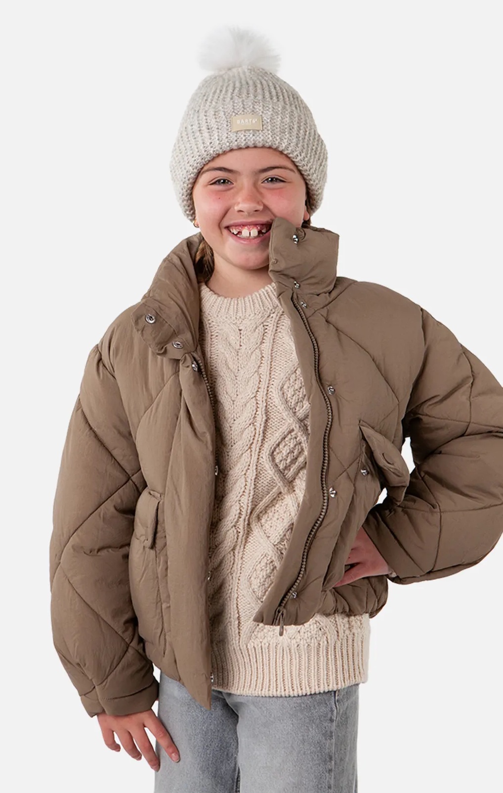 Barts Kids Meadew Beanie Mütze in Beige mit Faux Fell Bommel