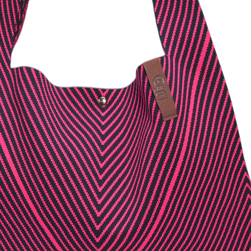 LOT83 REBEL LOIS Material Mix Gestrickte Shopper Tasche Navy & Pink Zick Zack LOT83 REBEL LOIS Material Mix Gestrickte Shopper Tasche Navy & Pink Zick Zack