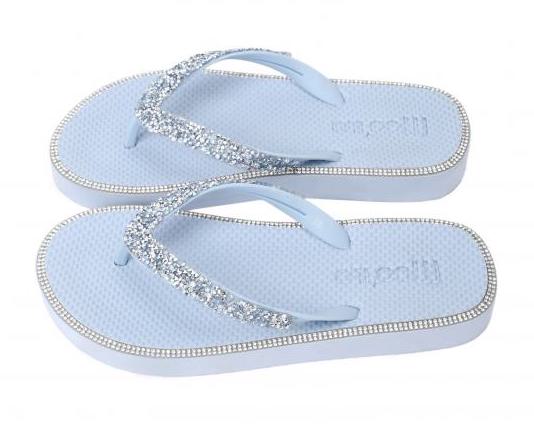 Moo' Ilo Damen Flip Flops Anna Hellblau mit Glitzersteine + Metallic Blau Neoprene Clutch Moo' Ilo Damen Flip Flops Anna Hellblau mit Glitzersteine + Metallic Blau Neoprene Clutch