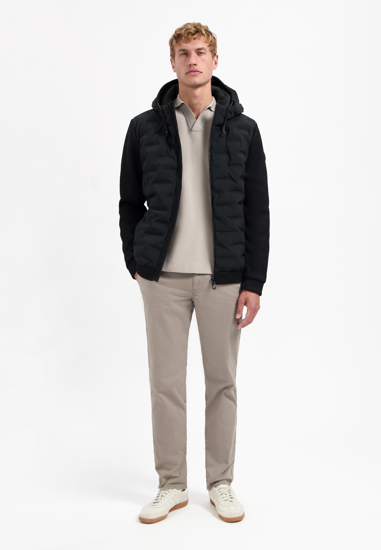 No Excess Jacke in Schwarz mit Kapuze und Strickmix No Excess Jacke in Schwarz mit Kapuze und Strickmix