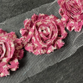 Wowzers Shabby Chic Stoffblume Blüte am Band - Altrosa Sterne - 3 Blumen Wowzers Shabby Chic Stoffblume Blüte am Band - Altrosa Sterne - 3 Blumen