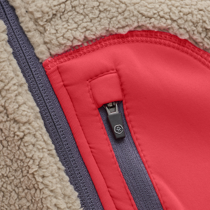 Color Kids Teddy-Fleecejacke in Beige, Navy and Neon Pink Color Kids Teddy-Fleecejacke in Beige, Navy and Neon Pink