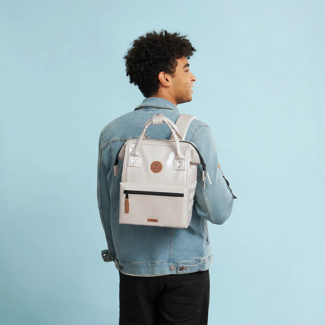 Cabaia Rucksack HONOLULU Small mit Laptop-Fach - Irisierend Gold Glam